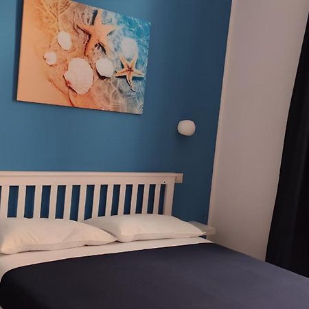 Le Quattro Stagioni Bed & Breakfast Genoa Exterior photo