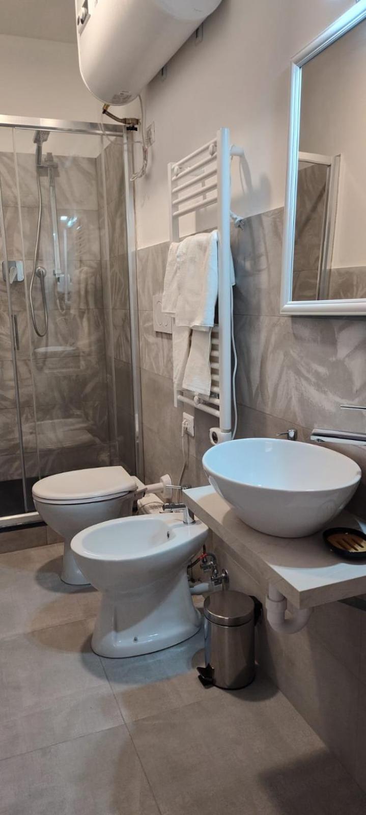 Le Quattro Stagioni Bed & Breakfast Genoa Exterior photo